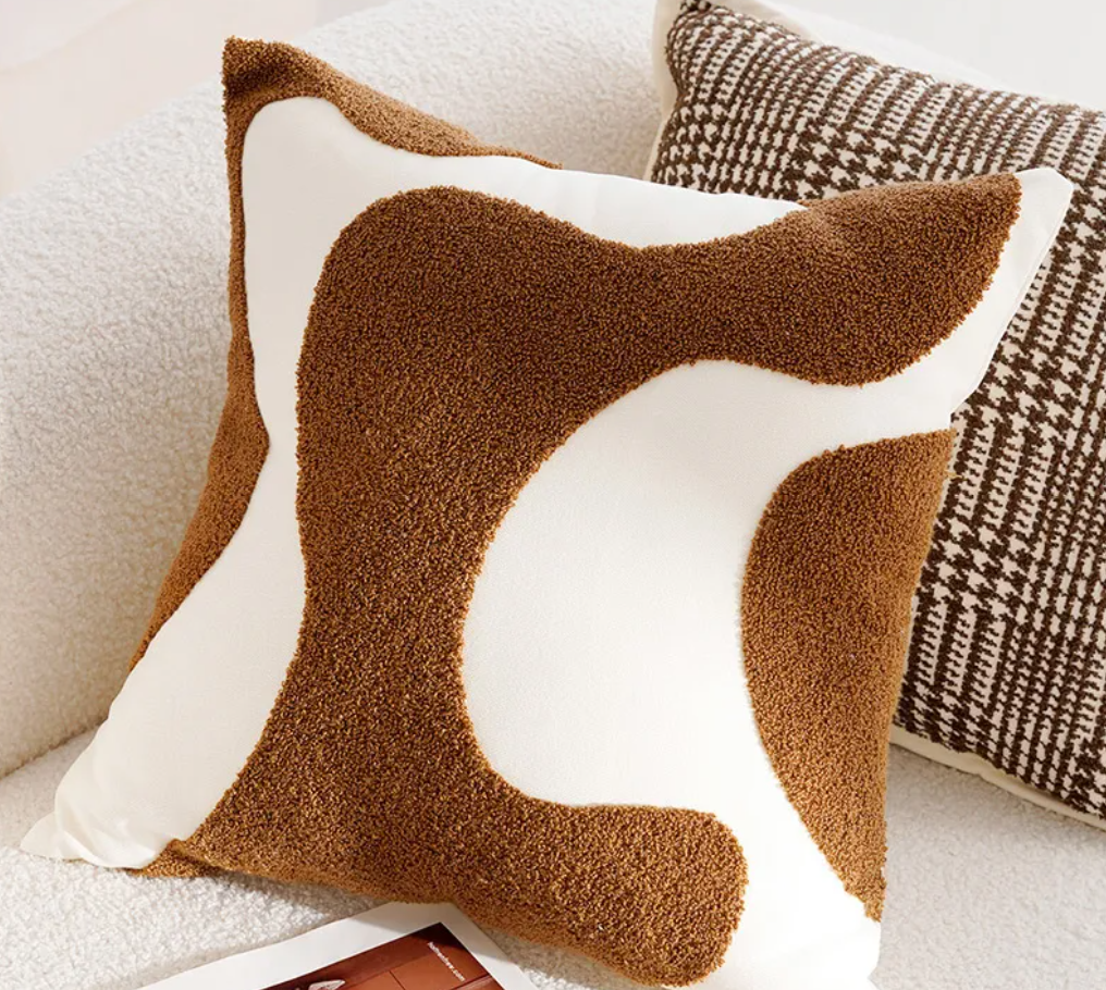 Housse de coussin motif vagues marron