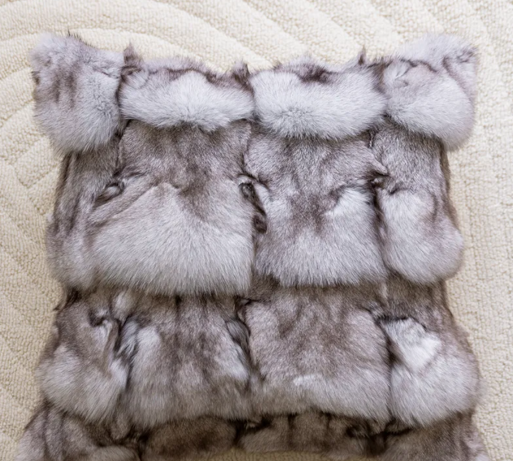 Housse de coussin fausse fourrure gris bleu