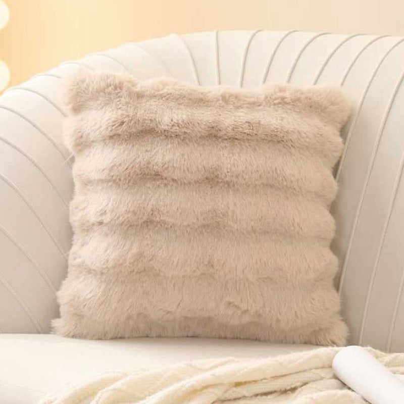 Coussin peluche bouffante coloris taupe