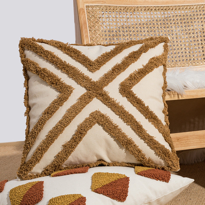 Housse de coussin touffetée motif croix 45 x 45 cm