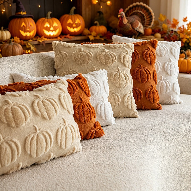 Coussins Halloween citrouille dans un salon d'automne