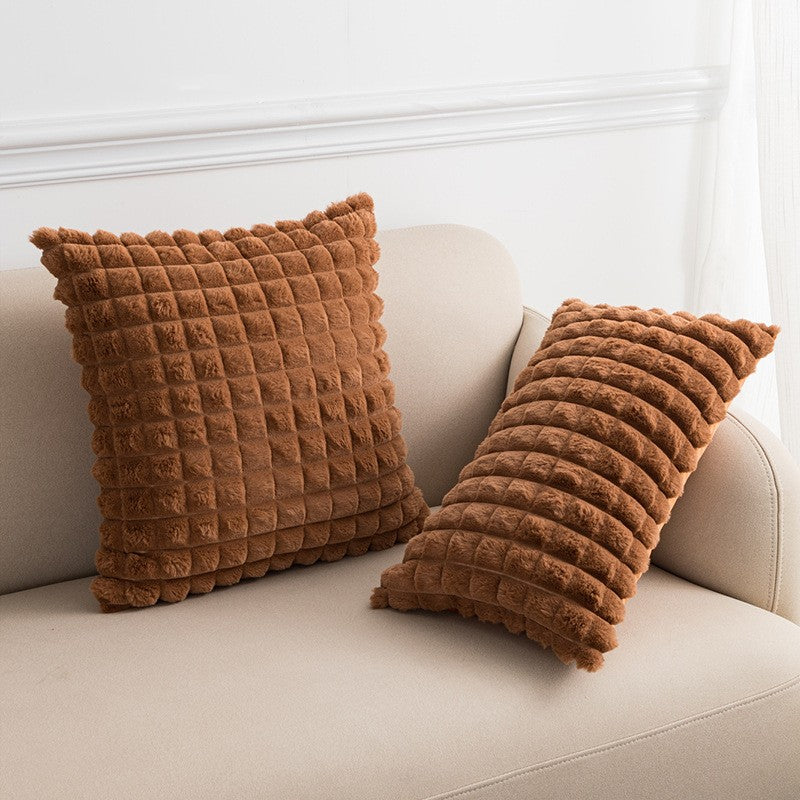 Housse de coussin relief pyramide coloris caramel