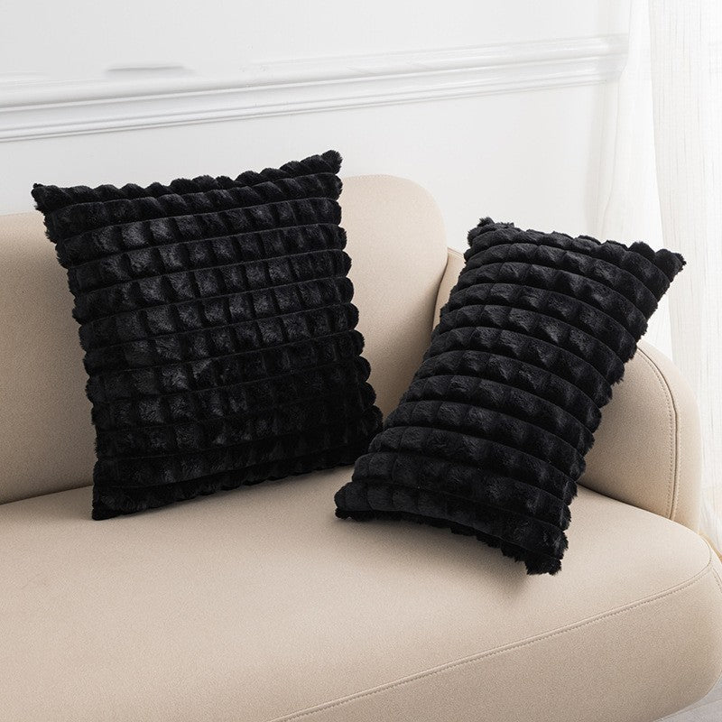 Housse de coussin relief pyramide coloris noir