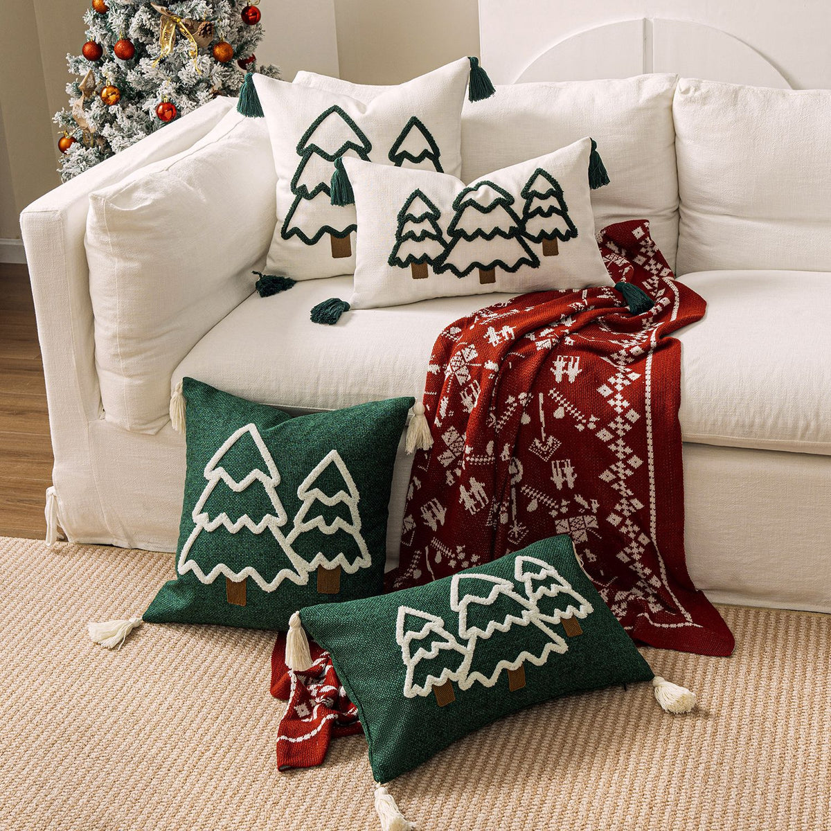 Housses de coussin brodées sapin en ambiance