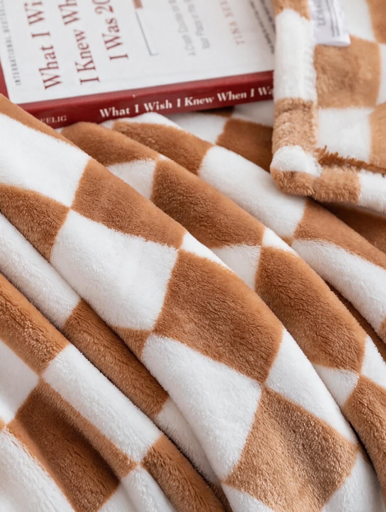 Détail du motif damier de la flanelle